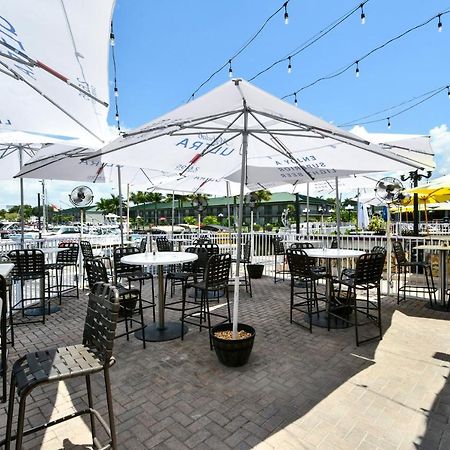 Remodeled, Huge Pool, Tiki Bar & Grill, Quiet Room 사라소타 외부 사진