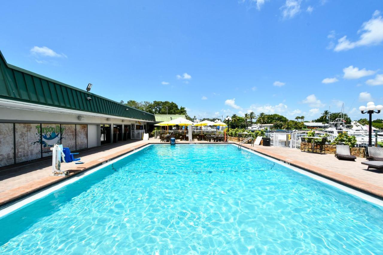 Remodeled, Huge Pool, Tiki Bar & Grill, Quiet Room 사라소타 외부 사진